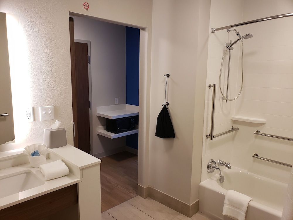 Holiday Inn Express & Suites Brigham City North Utah by IHG - photo 30