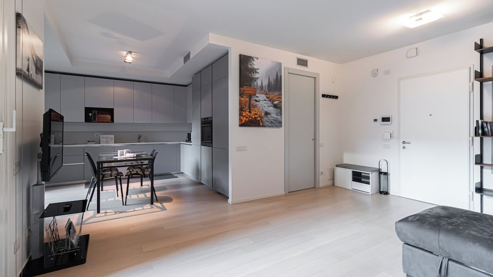Italianway Comfort Lazzaro Papi 14 C — 4-Star Luxury Hotel in Milan, Italy