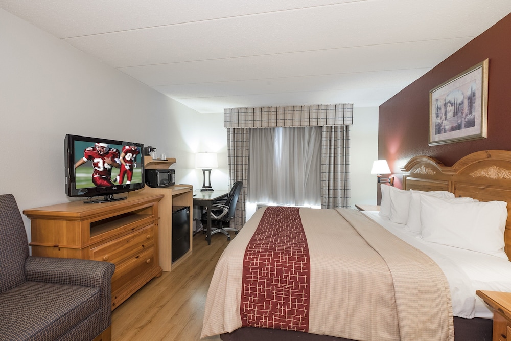 Red Roof Inn & Suites Stafford VA - photo 10
