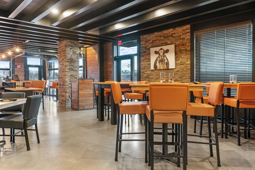 Cobblestone Hotel & Suites Lynden - photo 86