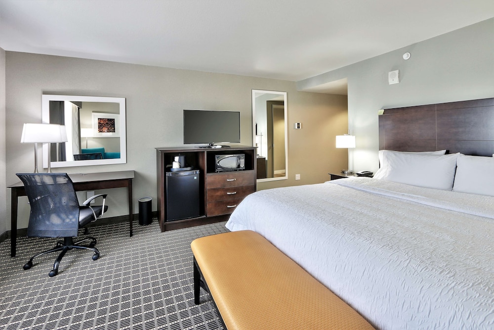 Hampton Inn & Suites Albuquerque Airport - photo 14