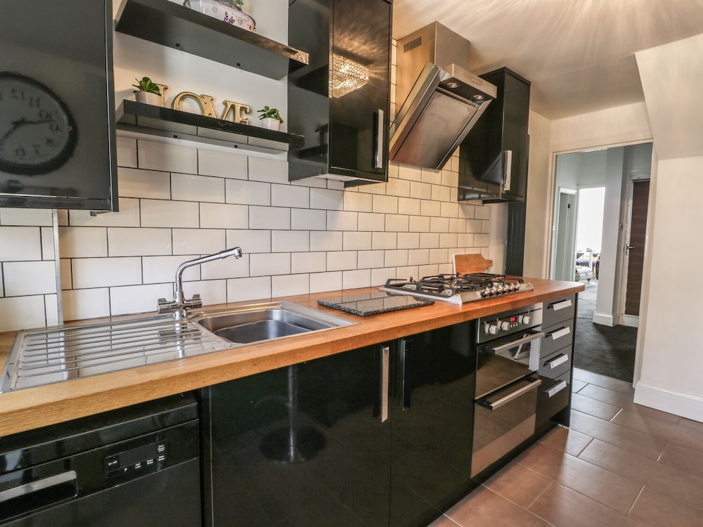 Cruden Villa Second Floor Apartment