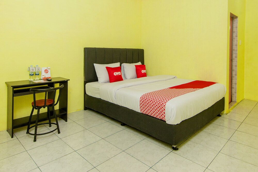 Oyo 1701 Bagus Inn in Berastagi, Indonesia