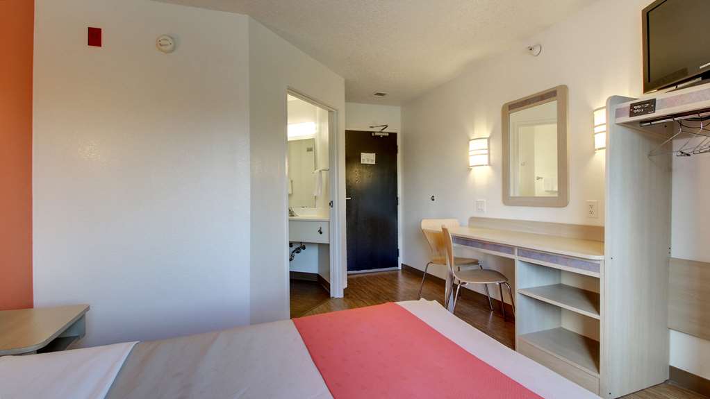 Motel 6 Springfield IL - photo 16