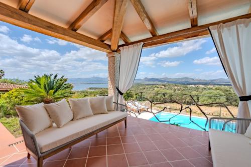 Villa Capo Coda Cavallo piscina privata — 4-Star Luxury Hotel in San Teodoro, Italy
