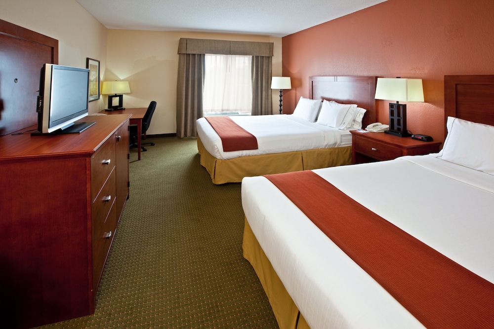 Holiday Inn Express Hotel & Suites Bedford by IHG - photo 9