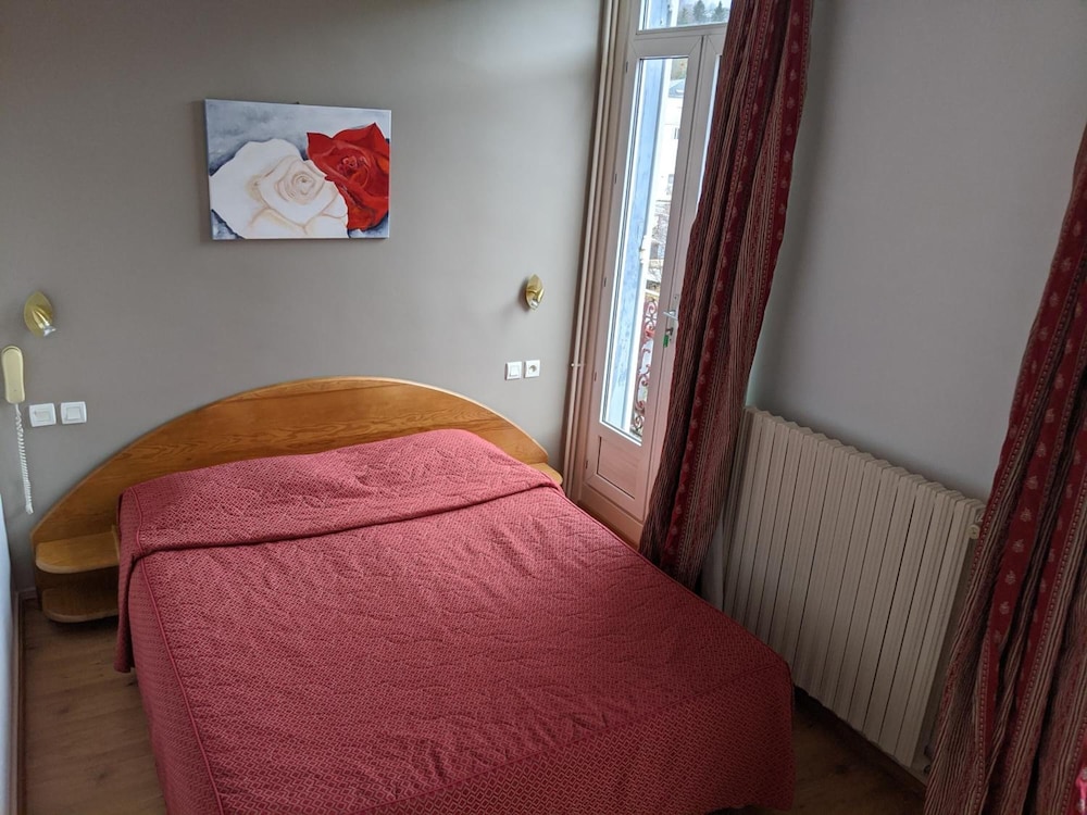 Hotel Regina — La Bourboule — photo 4