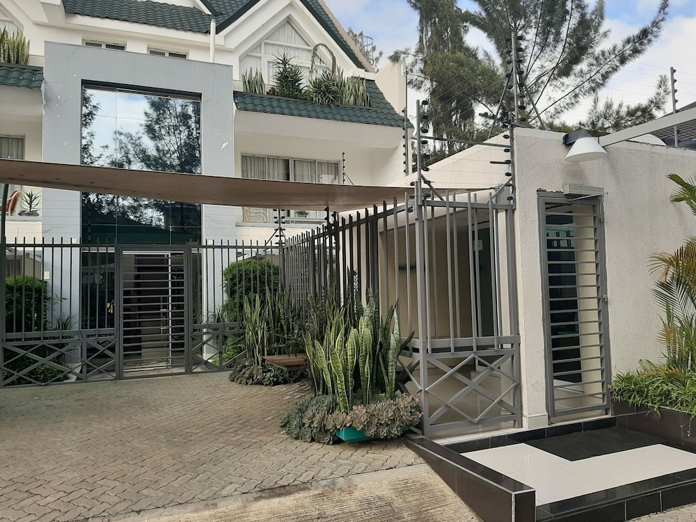 D2W Residency Suites - carbon neutral hotel in Nairobi