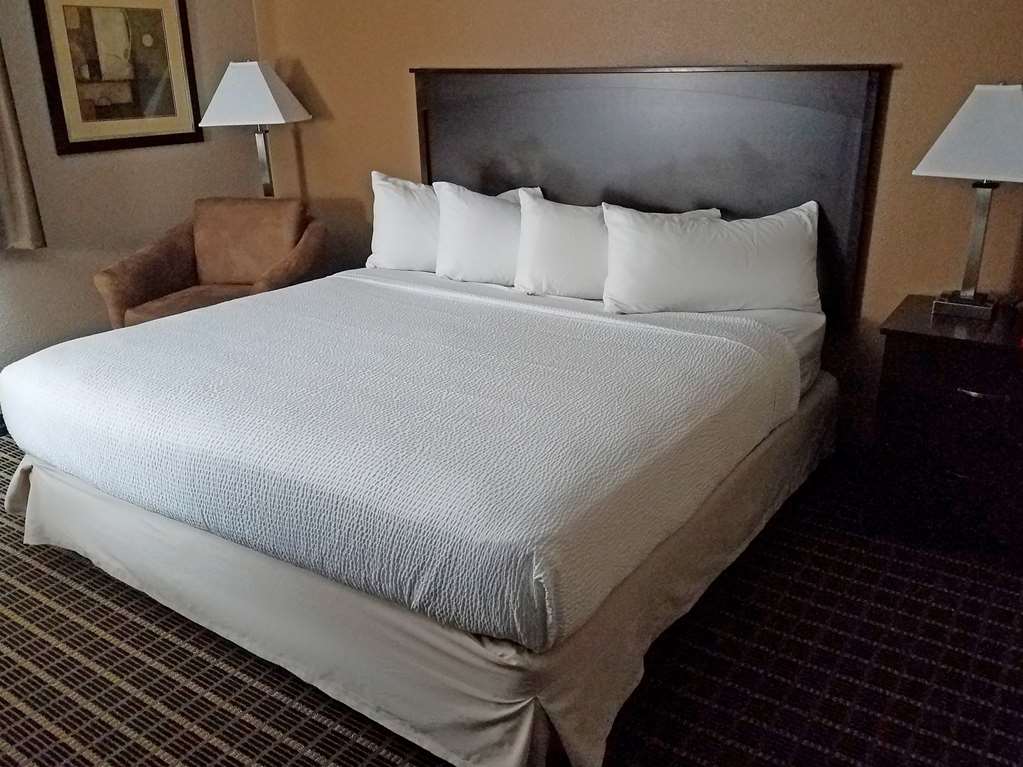 Americas Best Value Inn & Suites Bismarck - photo 6