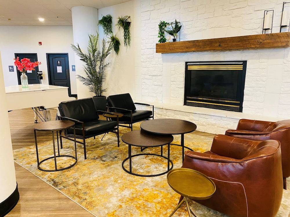 The Suites Hotel at Waterfront Plaza - photo 2