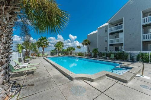 Bay And Beach Relaxation — Fort Walton Beach
