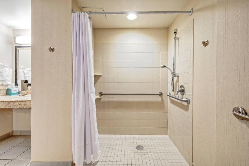 Courtyard by Marriott Kansas City Country Club Plaza - photo 27