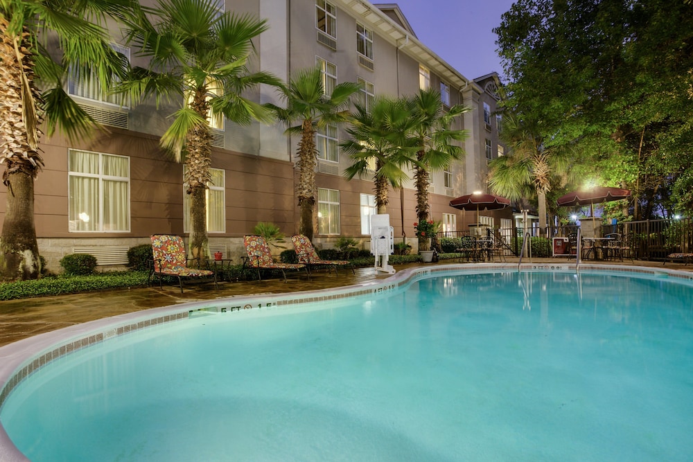 Holiday Inn Express & Suites Charleston Northwoods by IHG - photo 24