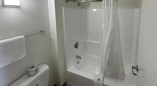 Studio 6 Suites Riverside CA South - photo 19