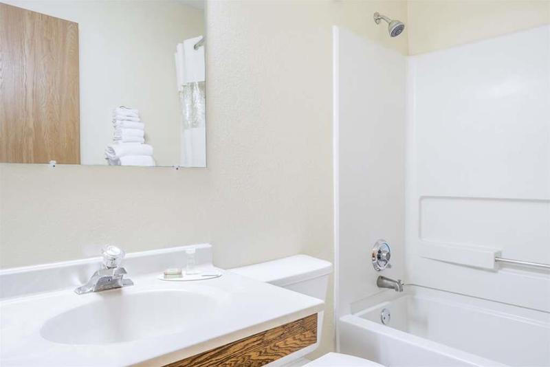 Coratel Inn and Suites by Jasper Stillwater - photo 14