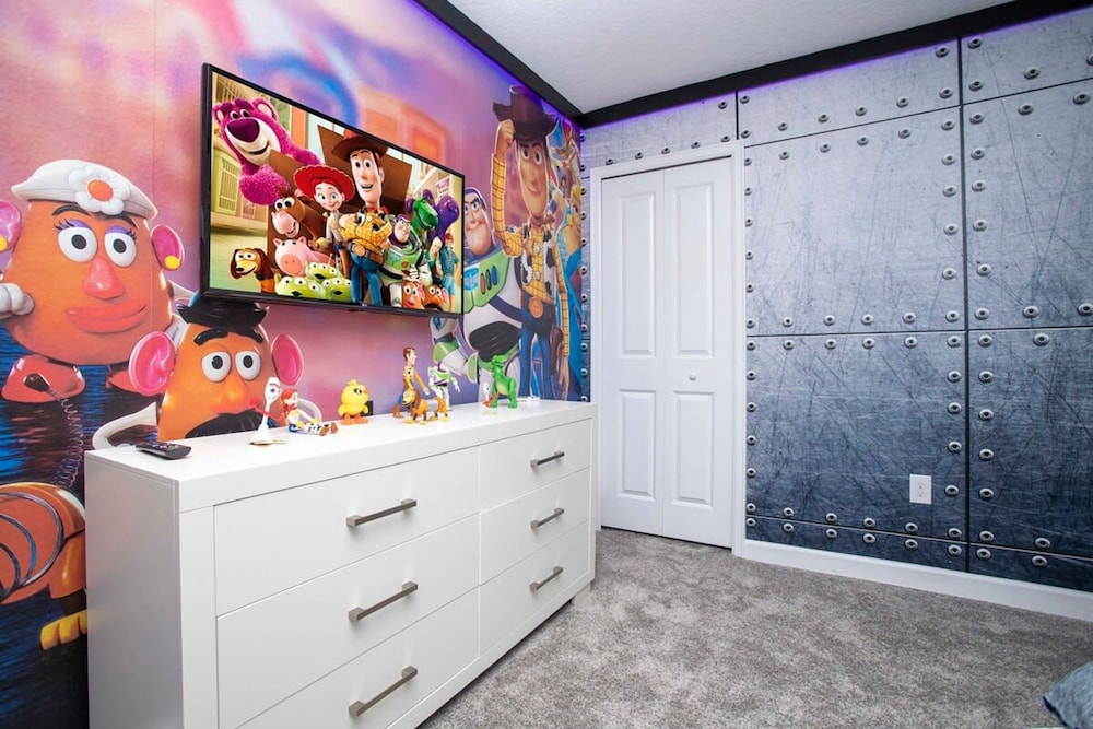 Ultimate Themed Luxury Game Room Theater Pool - photo 51