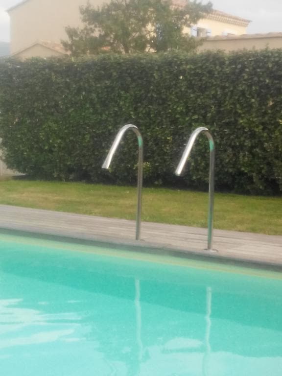 Villa Felin Feline — 4-Star Luxury Hotel in L'isle-Sur-La-Sorgue, France