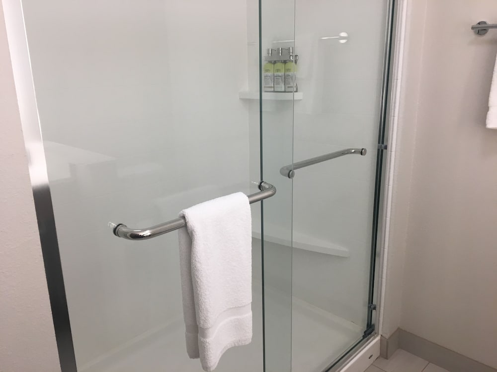 Holiday Inn Express & Suites Junction by IHG - photo 4