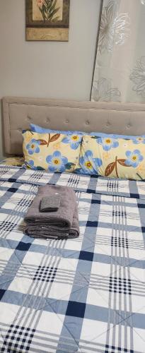 Happiness queen room 3 in Newark, United States