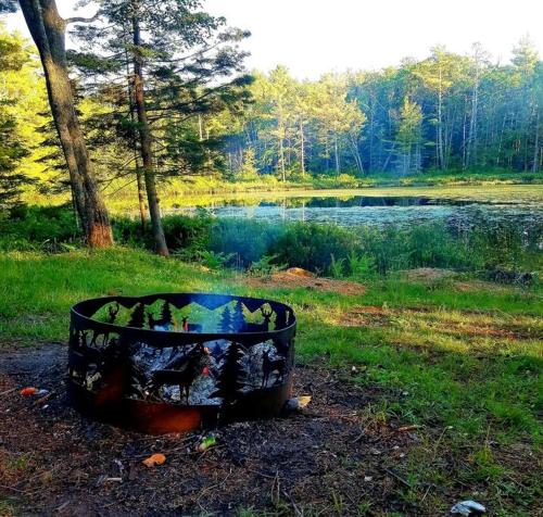 Sandy Hollow — hotel in White City