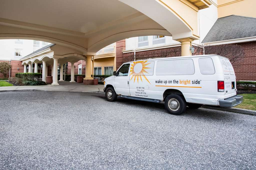 La Quinta Inn & Suites by Wyndham Islip MacArthur Airport - photo 29