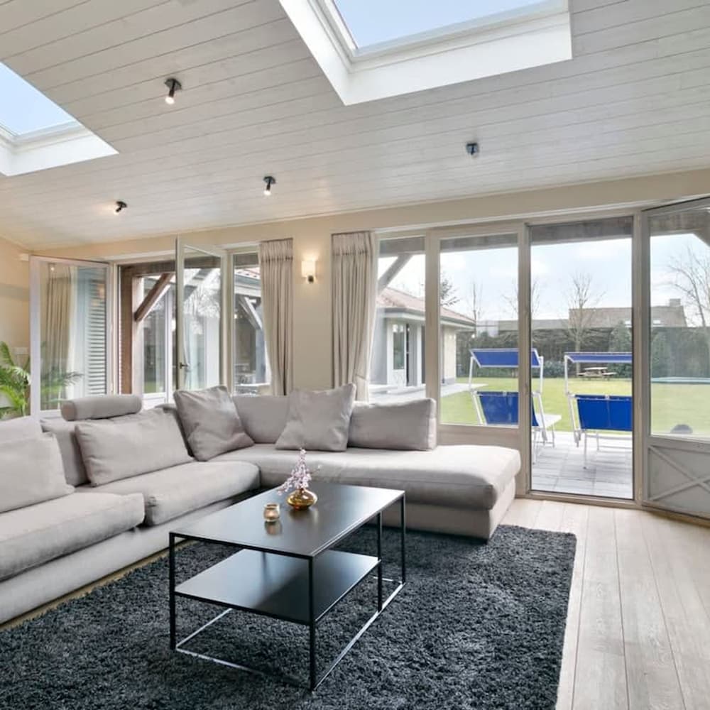 Spectacular Holiday villa With Lounge area and bar — 4-Star Luxury Hotel in Koksijde, Belgium