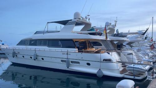 Imbarcazione Luxury Canados 86 Fly in Salerno, Italy