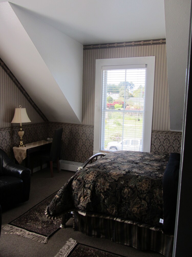 Nicholson House at Beaujolais - photo 28