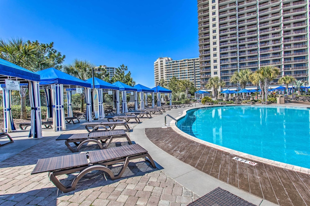 Resort Perks and Pools Townhome By Barefoot Landing — 4-Star Luxury Hotel in Myrtle Beach, United States