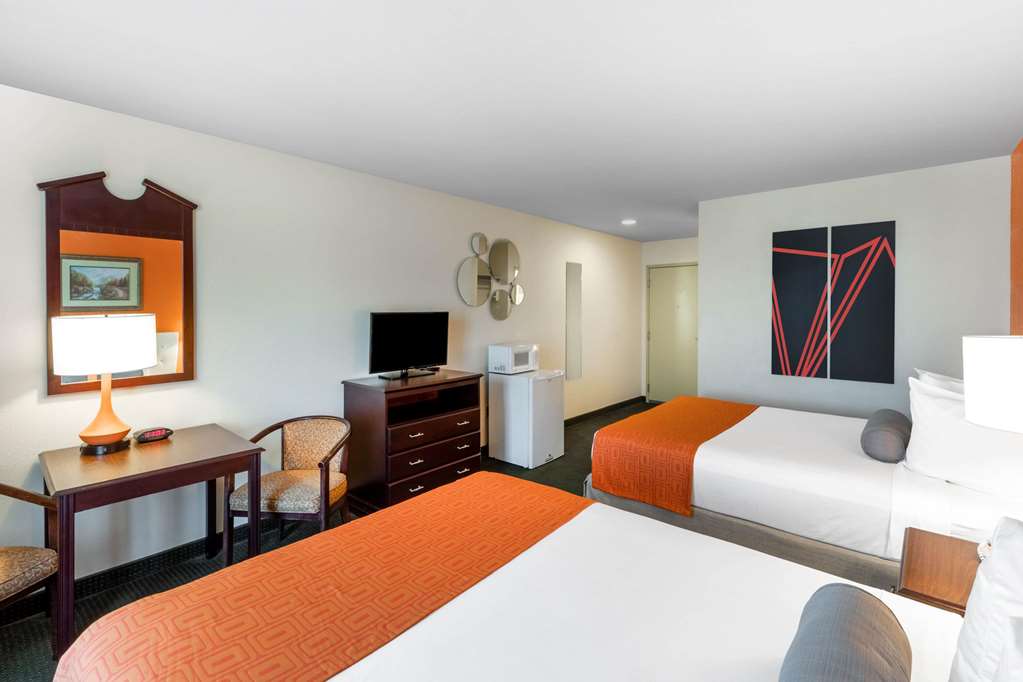Howard Johnson by Wyndham Houma - photo 14