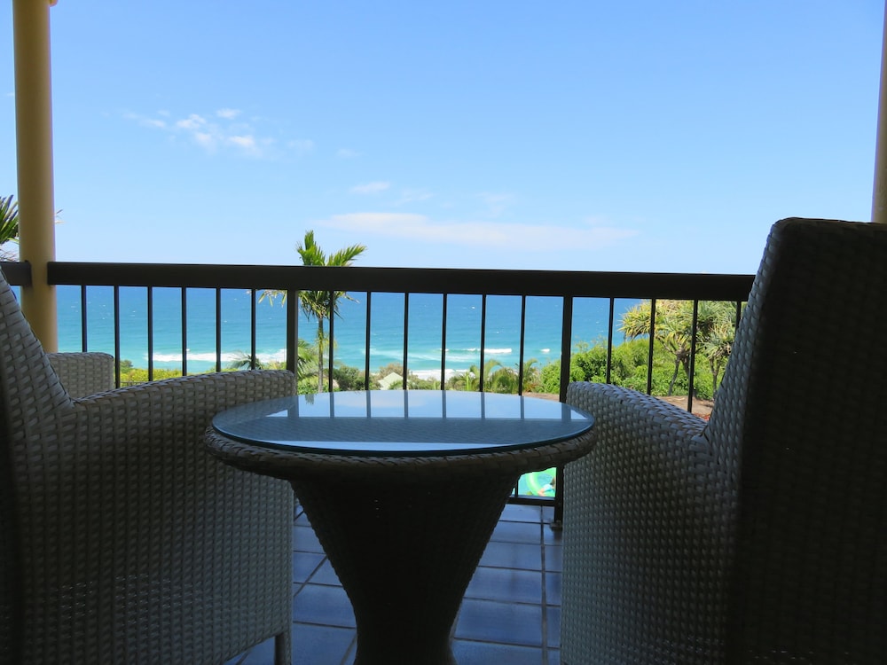 Sunseeker Holiday Apartments — 4-Star Luxury Hotel in Sunshine Beach, Australia