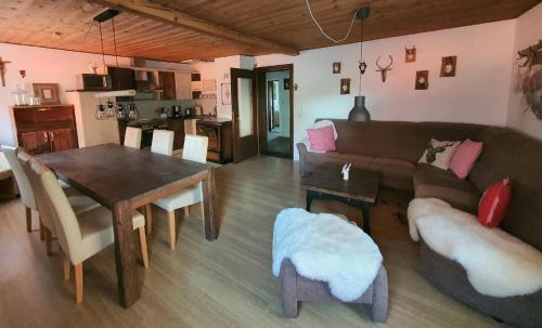 Hüttenglück - carbon neutral hotel in Innernzell