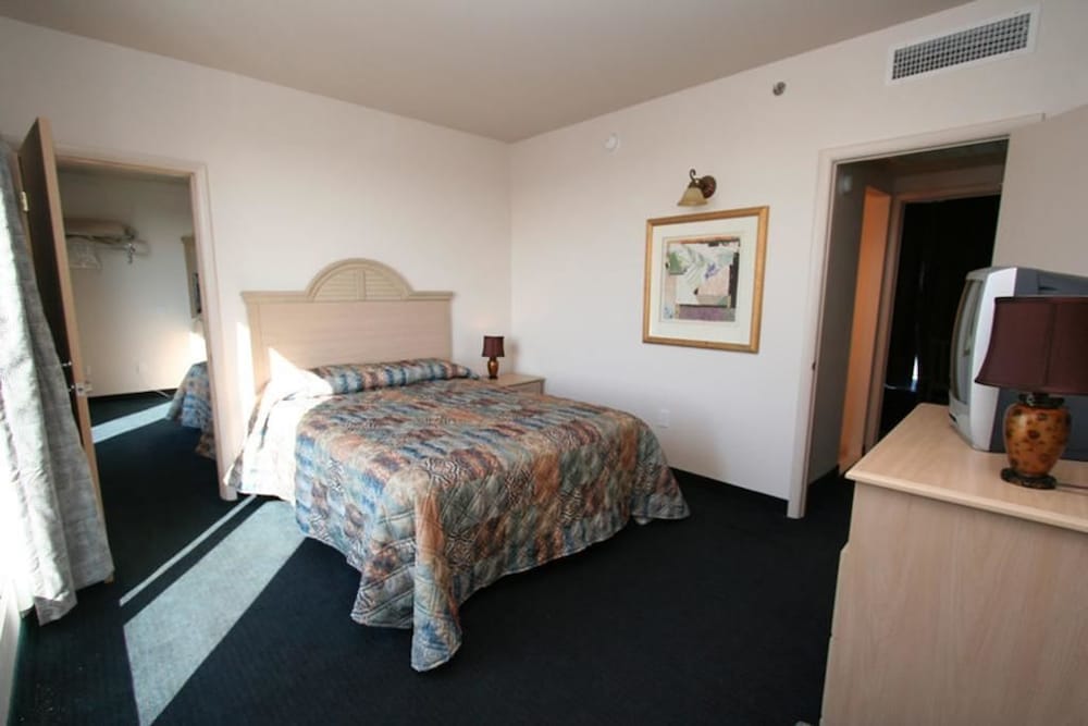 Acropolis Oceanfront Resort - photo 15