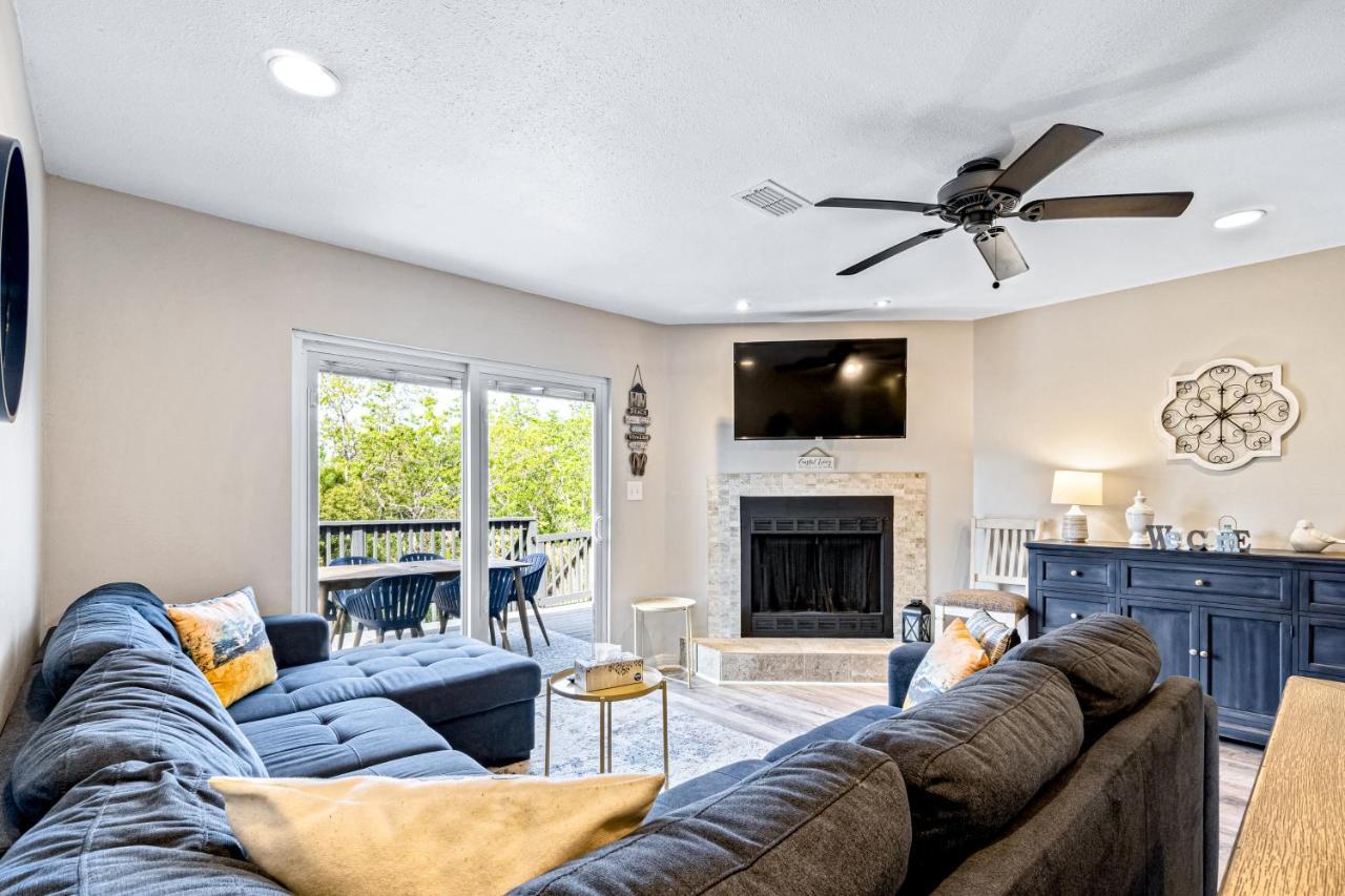 Bay Street Bliss — 4-Star Luxury Hotel in Oriole Beach, United States