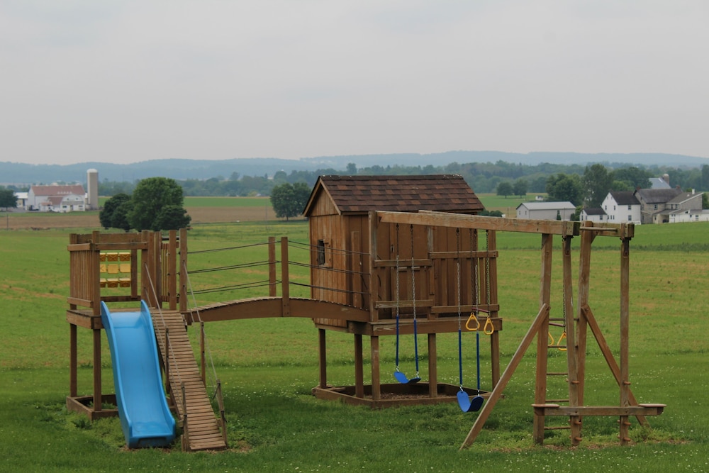 Harvest Drive Family Inn - photo 35
