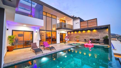 Kalkan 3 Bedroom Luxury Villa with Private Pool Sauna and Indoor Pool — 4-Star Luxury Hotel in Kalkan, Turkey