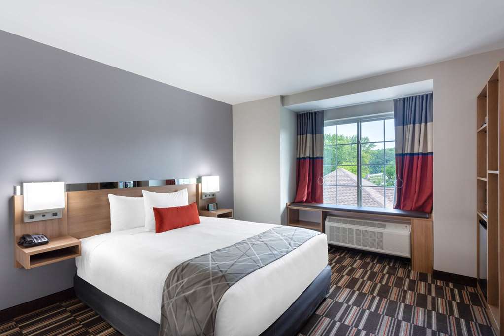 Microtel Inn & Suites by Wyndham Amsterdam - photo 31