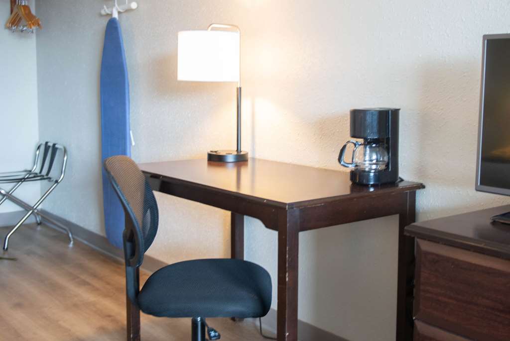 Days Inn by Wyndham Waynesboro - photo 13