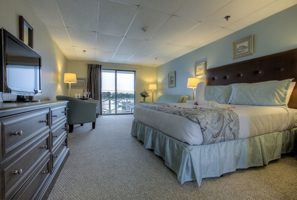 Bluebird Ocean Point Inn - photo 11
