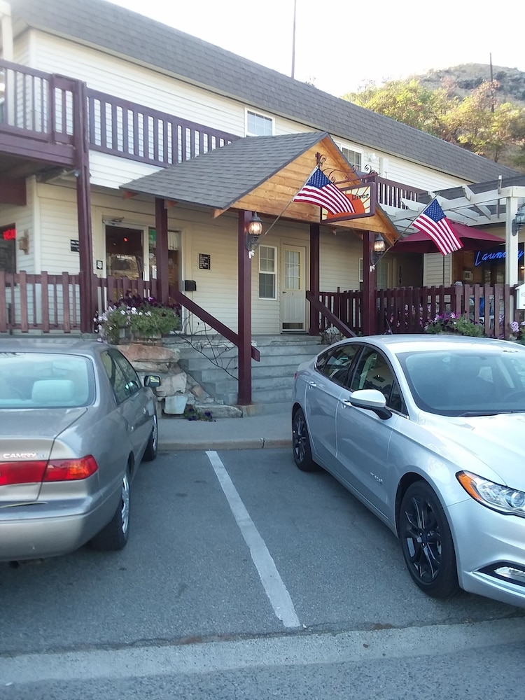 Columbia River Inn - photo 13