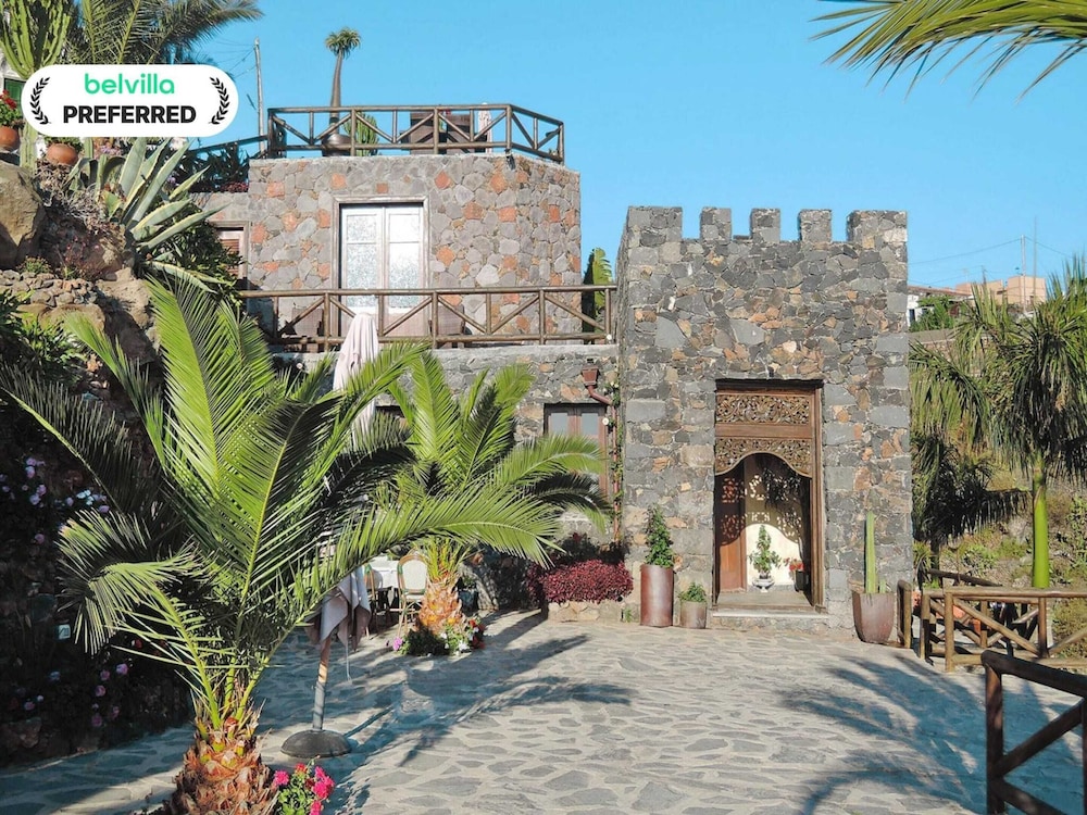 Holiday Home in Vera de Erques — 4-Star Luxury Hotel in Guia De Isora, Spain