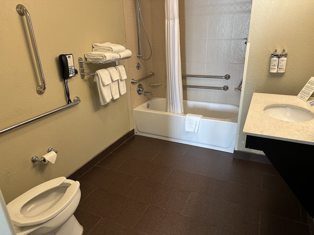 Staybridge Suites Minot by IHG - photo 39