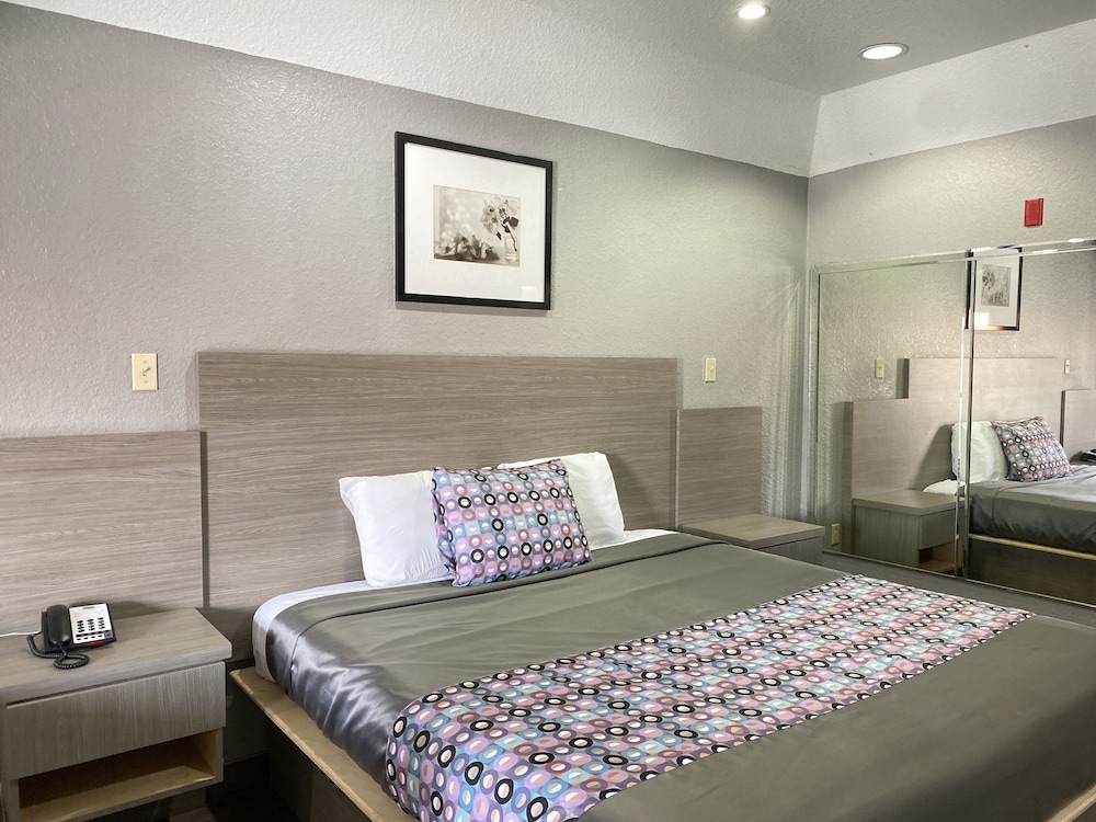 Island Suites - photo 14