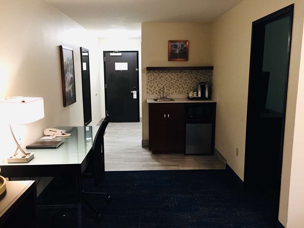 Best Western Plus Portland Airport Hotel & Suites - photo 15