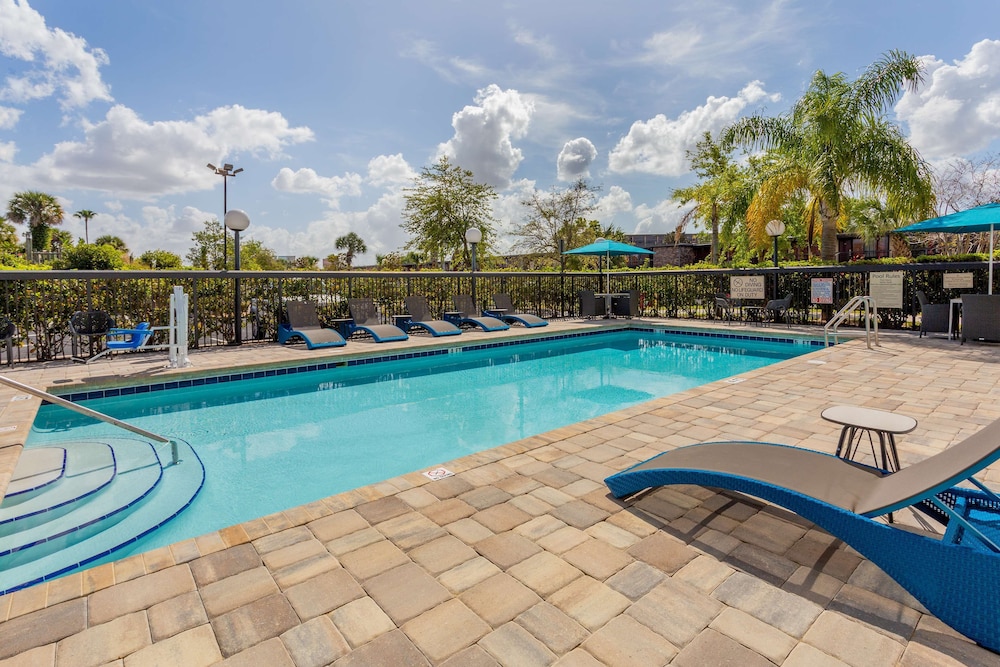 Hampton Inn & Suites Orlando Intl Dr N - photo 37