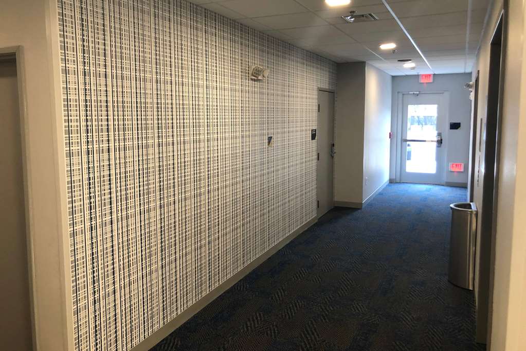 Microtel Inn & Suites by Wyndham Hot Springs - photo 23