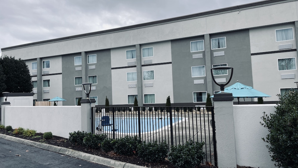 Sleep Inn & Suites Knoxville West - photo 84