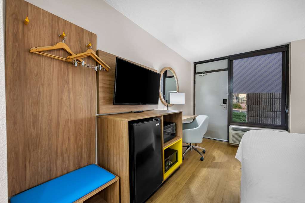 Days Inn by Wyndham Raleigh Midtown - photo 37
