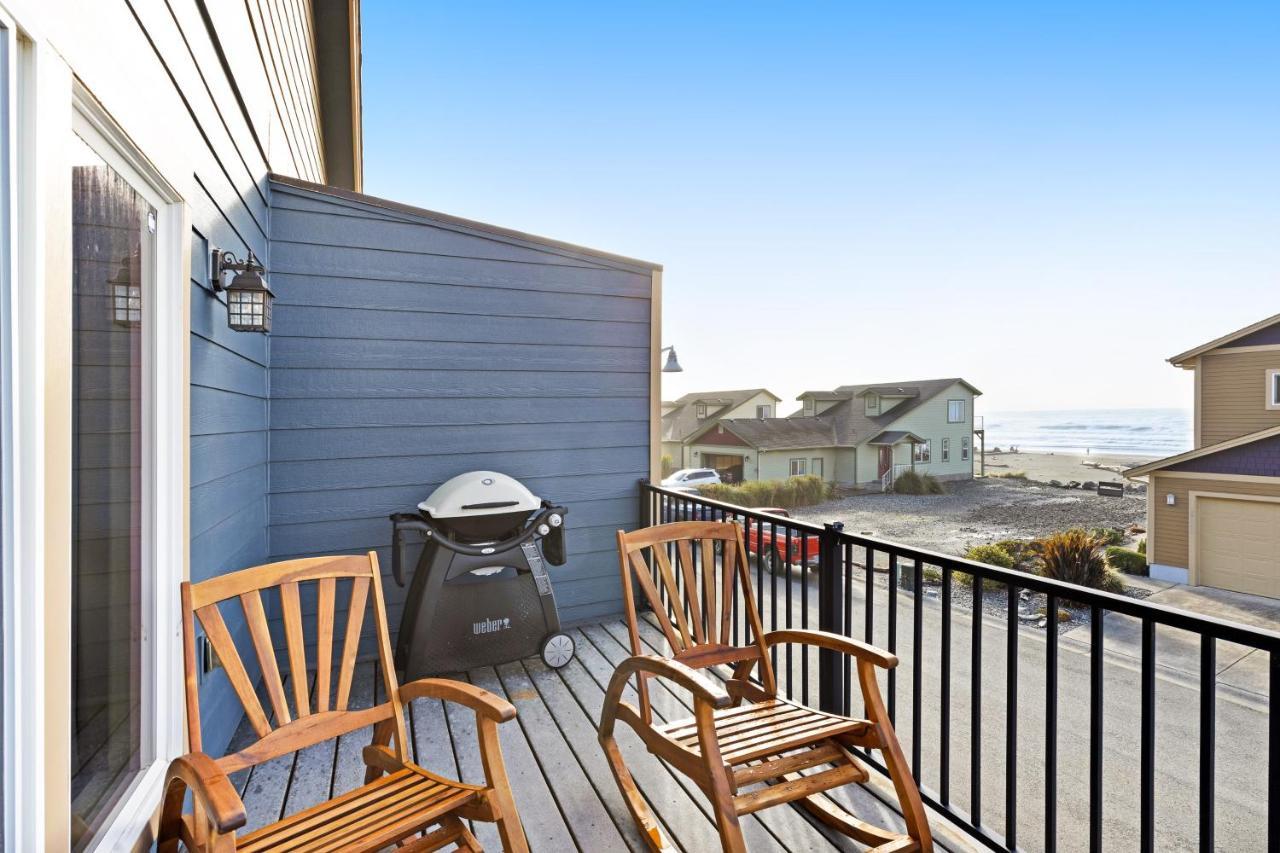 The Mermaid’s Den in Gold Beach, United States