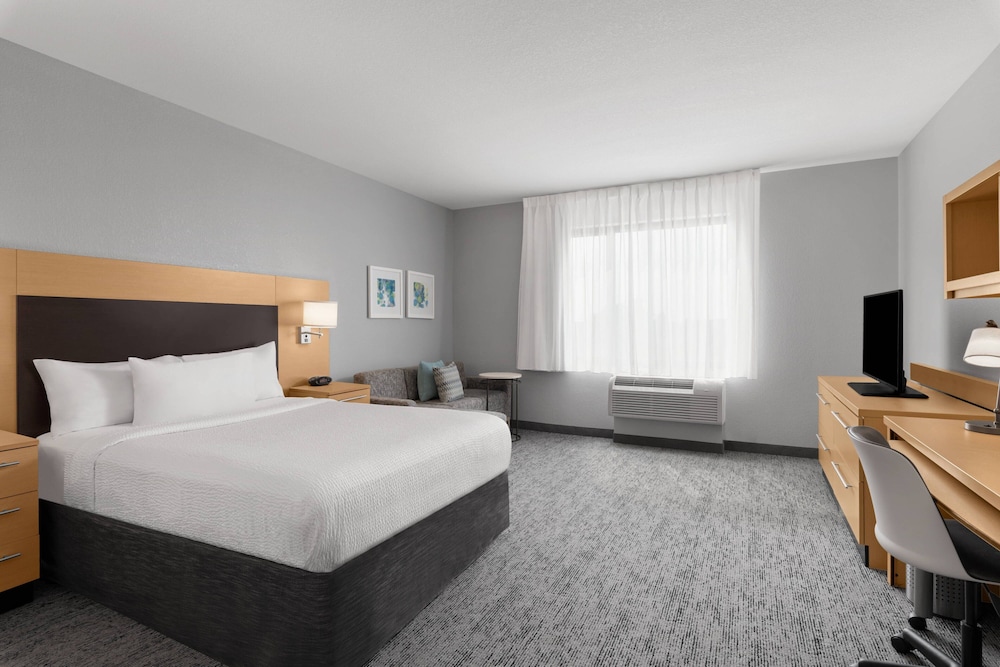 TownePlace Suites by Marriott Denver Airport at Gateway Park - photo 16